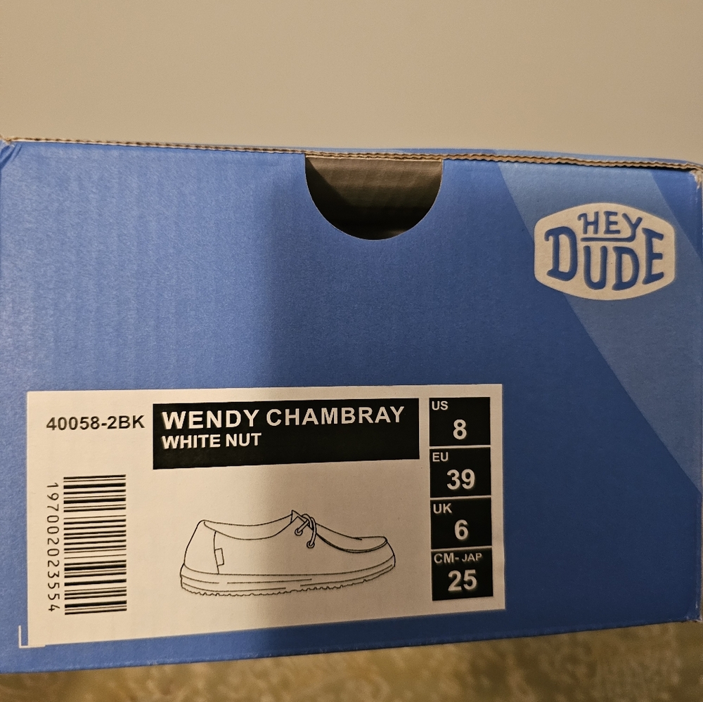 Hey Dude Wendy Natural Color Very Comfortable Shoes. Versatile For Styling. - Picture 4 of 4